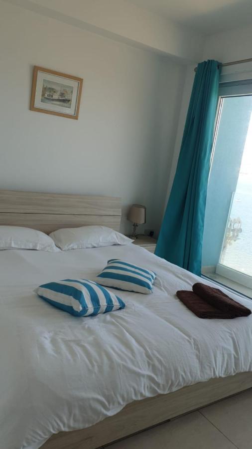 Flat 3 Blue Waves Apartment เซนต์พอลส์เบย์ ภายนอก รูปภาพ